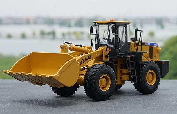 Diecast SEM 660D Loader Truck Model 1:32 Scale Yellow