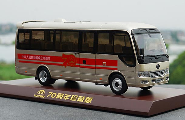 Diecast YuTong T7 Coach Bus Model 1:32 Scale Golden