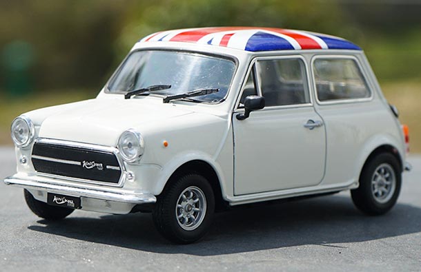 Diecast Mini Cooper 1300 Model 1:24 Scale White By Welly