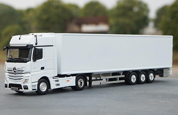 Diecast Mercedes Benz Actros Semi Truck Model 1:50 Scale White
