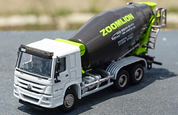 Diecast Howo Zoomlion Concrete Mixer Truck Model 1:100 White