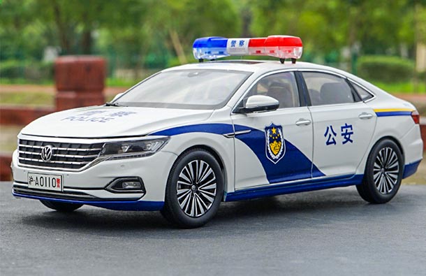 Diecast 2019 Volkswagen Passat Police Model 1:18 Scale White