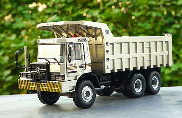 Diecast Shacman Tongli Haul Truck Model 1:24 Scale Creamy White