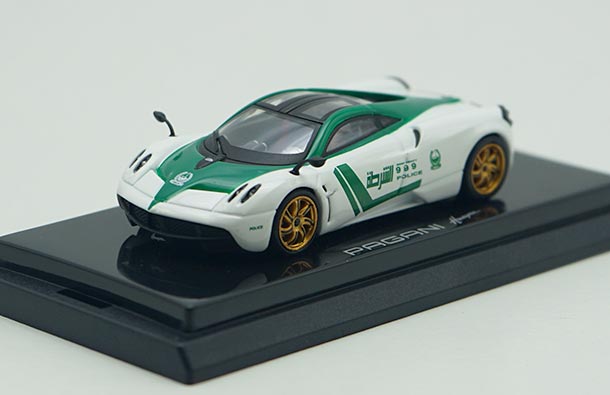 Diecast Pagani Huayra Car Model Dubai Police 1:64 White-Green