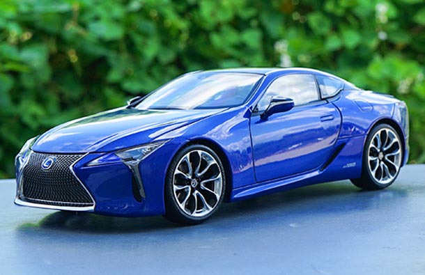 Diecast 2018 Lexus LC500h Model 1:18 Scale Red / Blue / White