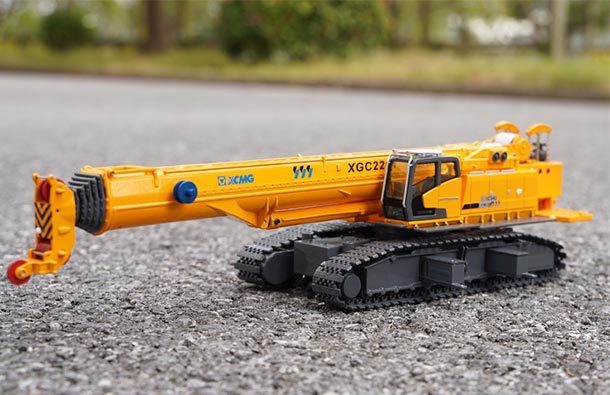 Diecast XCMG XGC220T Telescopic Crawler Crane Model 1:50 Yellow