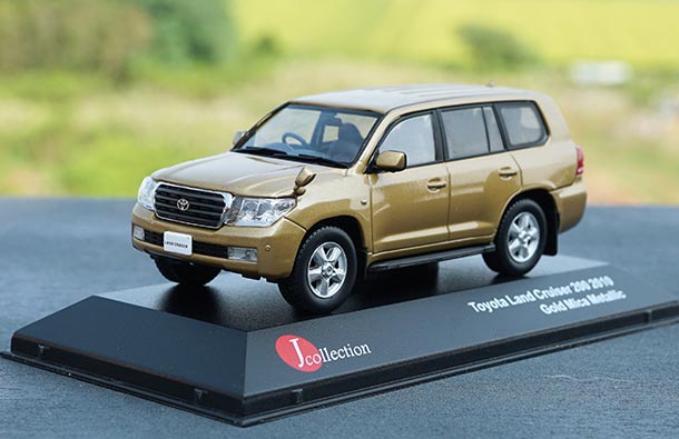 Diecast 2010 Toyota Land Cruiser 200 Model 1:43 Scale Golden