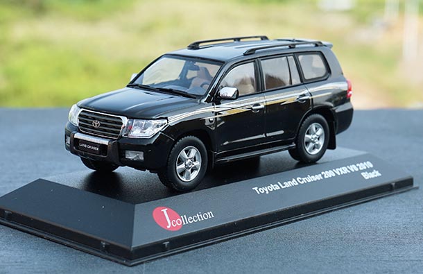 Diecast 2010 Toyota Land Cruiser 200 VXR V8 Model 1:43 Black