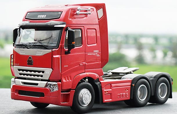 Diecast Sinotruk Howo A7 Tractor Unit Model 1:36 Scale Red