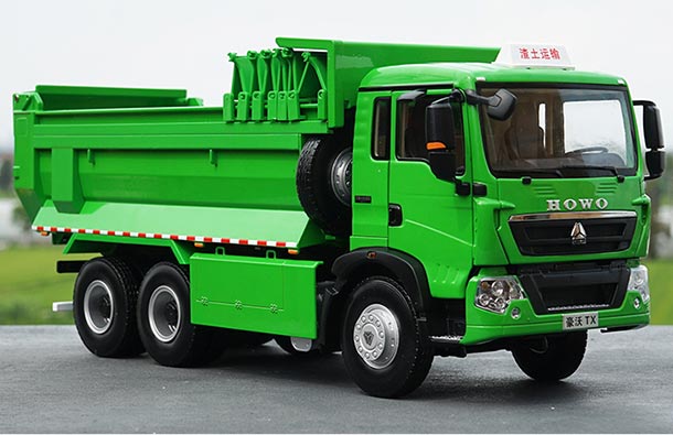 Diecast Sinotruk Howo TX Dump Truck Model 1:24 Scale Green