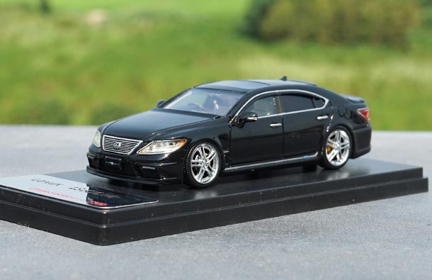 Resin Lexus LS600 HL Model 1:43 Scale Black / White