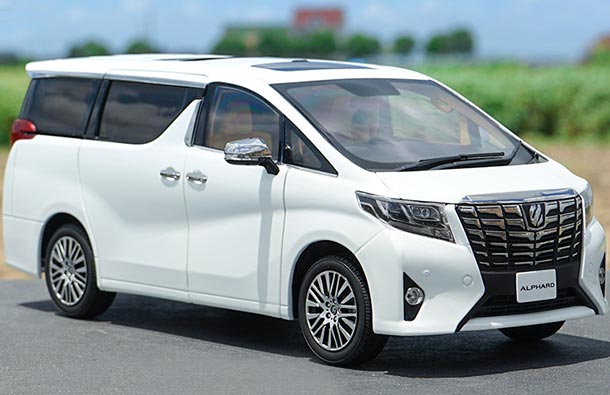 Diecast 2018 Toyota Alphard MPV Model 1:18 White By Kengfai