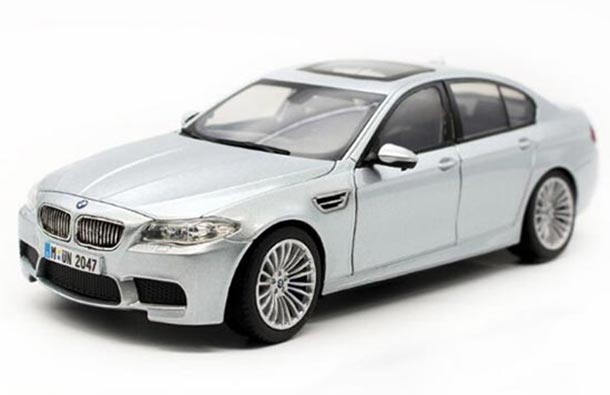 Diecast BMW M5 Model 1:24 Scale Blue / Red / Silver