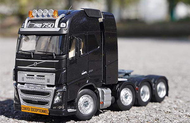 Diecast Volvo 750 Tractor Unit Model 1:32 Black / White / Red