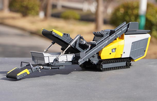 Diecast Keestrack R3 Crusher Model 1:50 Scale Yellow-Gray