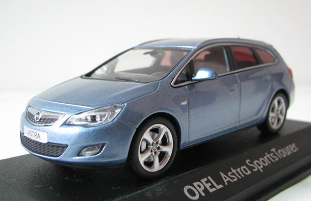 Diecast 2010 Opel Astra SportsTourer Model 1:43 Scale Blue