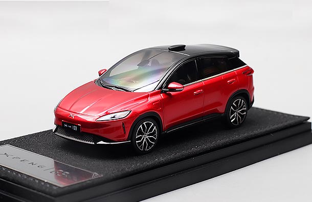 Diecast 2019 Xpeng G3 SUV Model 1:43 Scale White / Red / Gray