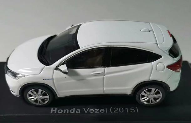 Diecast 2015 Honda Vezel Hybrid SUV Model 1:43 Scale White