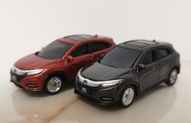 Diecast 2019 Honda Vezel Sport Turbo Model 1:64 Orange / Brown