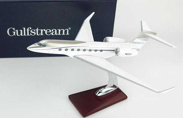 Resin Gulfstream G650ER Business Jet Model 1:100 Scale White