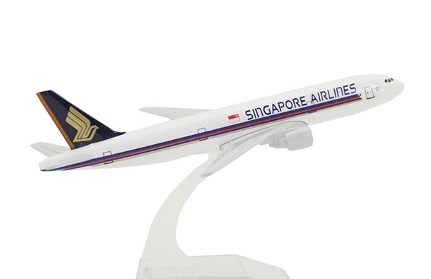 Diecast Boeing B777 Airliner Model White Singapore Airlines