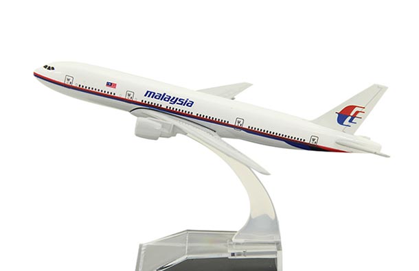 Diecast Boeing B777 Airliner Model White Malaysia Airlines