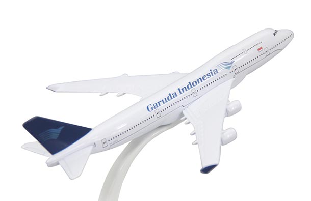 Diecast Boeing B747 Airliner Model White Garuda Airlines
