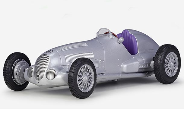 Diecast 1937 Mercedes-Benz W125 Model 1:24 Scale Silver Welly