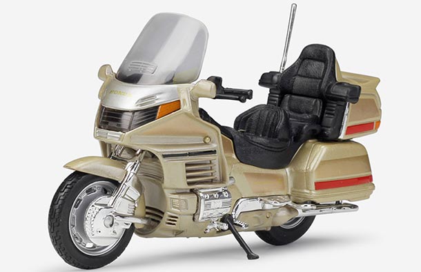Diecast Honda Gold Wing Motorcycle Model Golden 1:18 By Welly