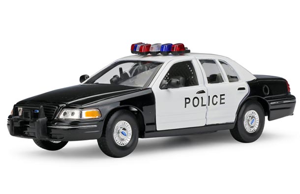 Diecast 1999 Ford Crown Victoria Model Police Black 1:24 Welly