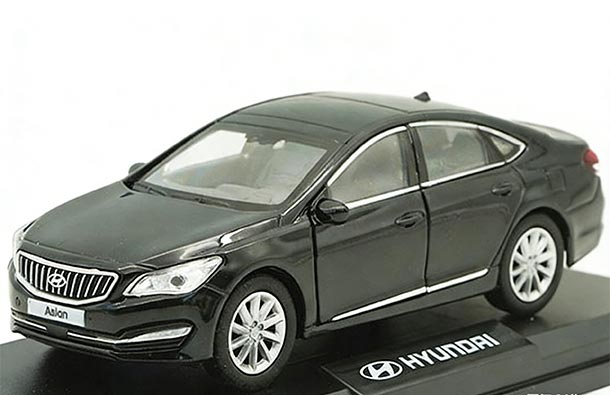 Diecast 2014 Hyundai Aslan Sedan Model 1:38 Scale Silver / Black
