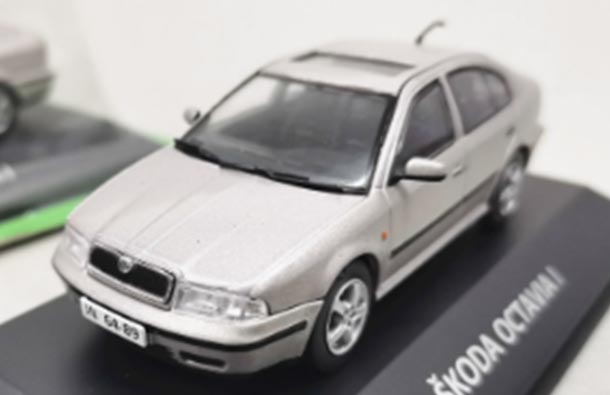 Diecast 2002 Skoda Octavia I Model 1:43 Scale Silver By IXO