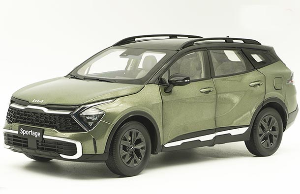 Diecast 2023 Kia Sportage SUV NQ5 Model 1:18 White / Army Green