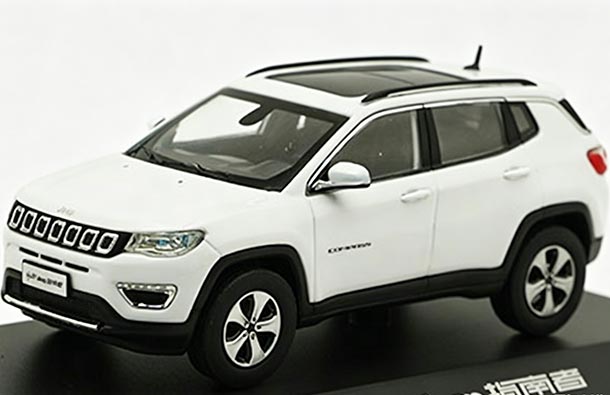Diecast 2017 Jeep Compass SUV Model 1:43 Scale Silver