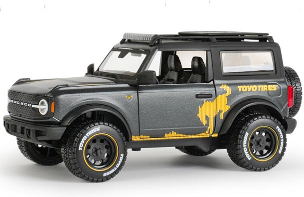 Diecast 2021 Ford Bronco Badlands Model 1:24 Scale Gray Maisto