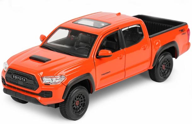 Diecast Toyota Tacoma TRO PRO Pickup Truck Model 1:24 Maisto